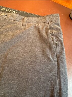 Vuori Men's  Pants (V431) Size 38-32 EUC Golf Casual EUC